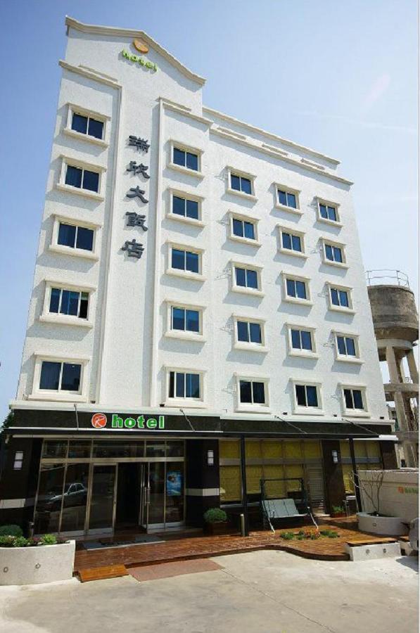 Royal Hotel Magong Exteriör bild
